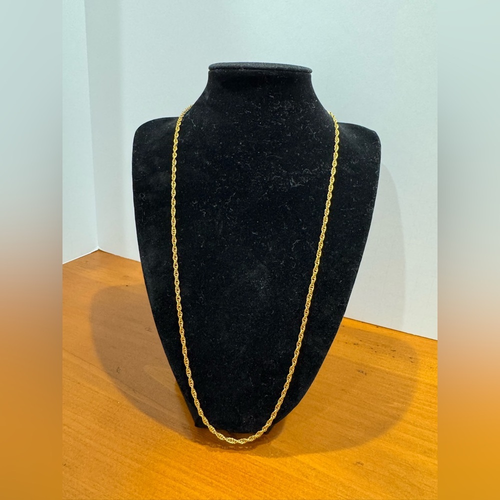 Avon vintage Gold tone Chain Necklace